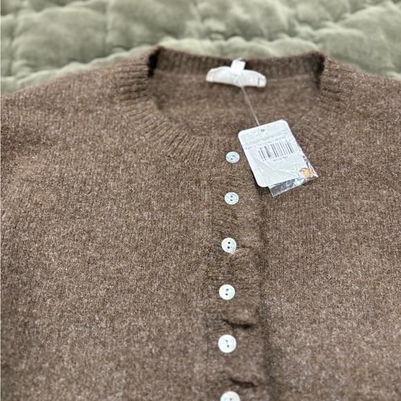 Elegant Brown Ruffle Cardigan - Picture 3 of 6